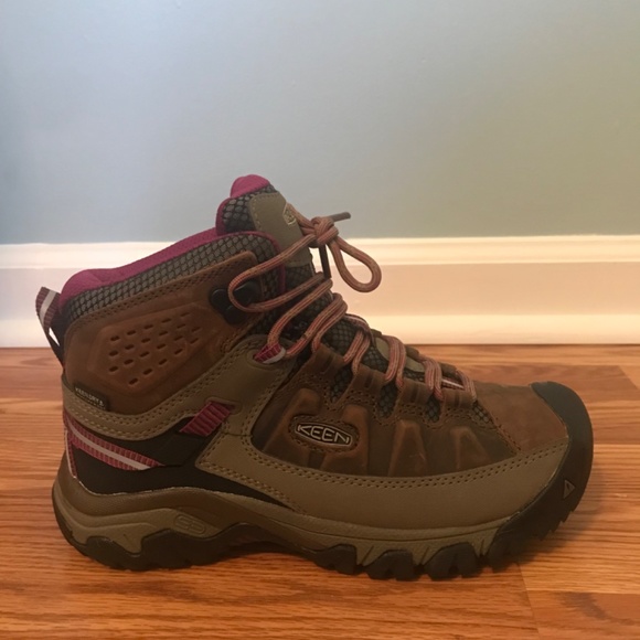 Women’s Keen Targhee III Mid Waterproof Hiking Boots - Picture 2 of 5